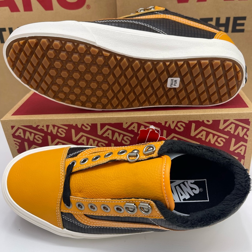 Vans WMNS Old Skool Mte
(Mte) Apricot/Black
VN0A348F2NF Sneakers - Picture 4 of 16